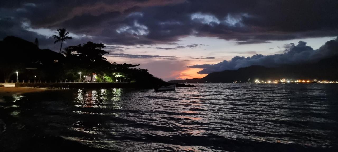 A Casa Bella - Guesthouse Ilhabela Bagian luar foto
