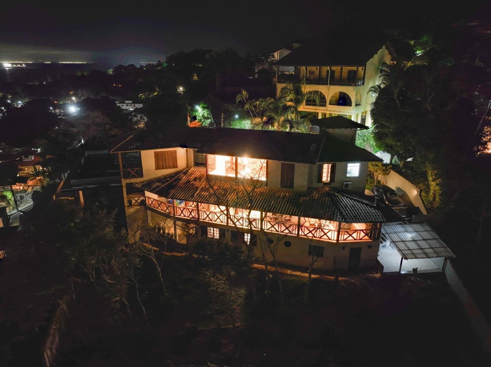 A Casa Bella - Guesthouse Ilhabela Bagian luar foto